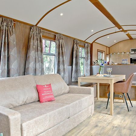 Brunel Boutique Railway Carriage 1 Dawlish Exterior photo