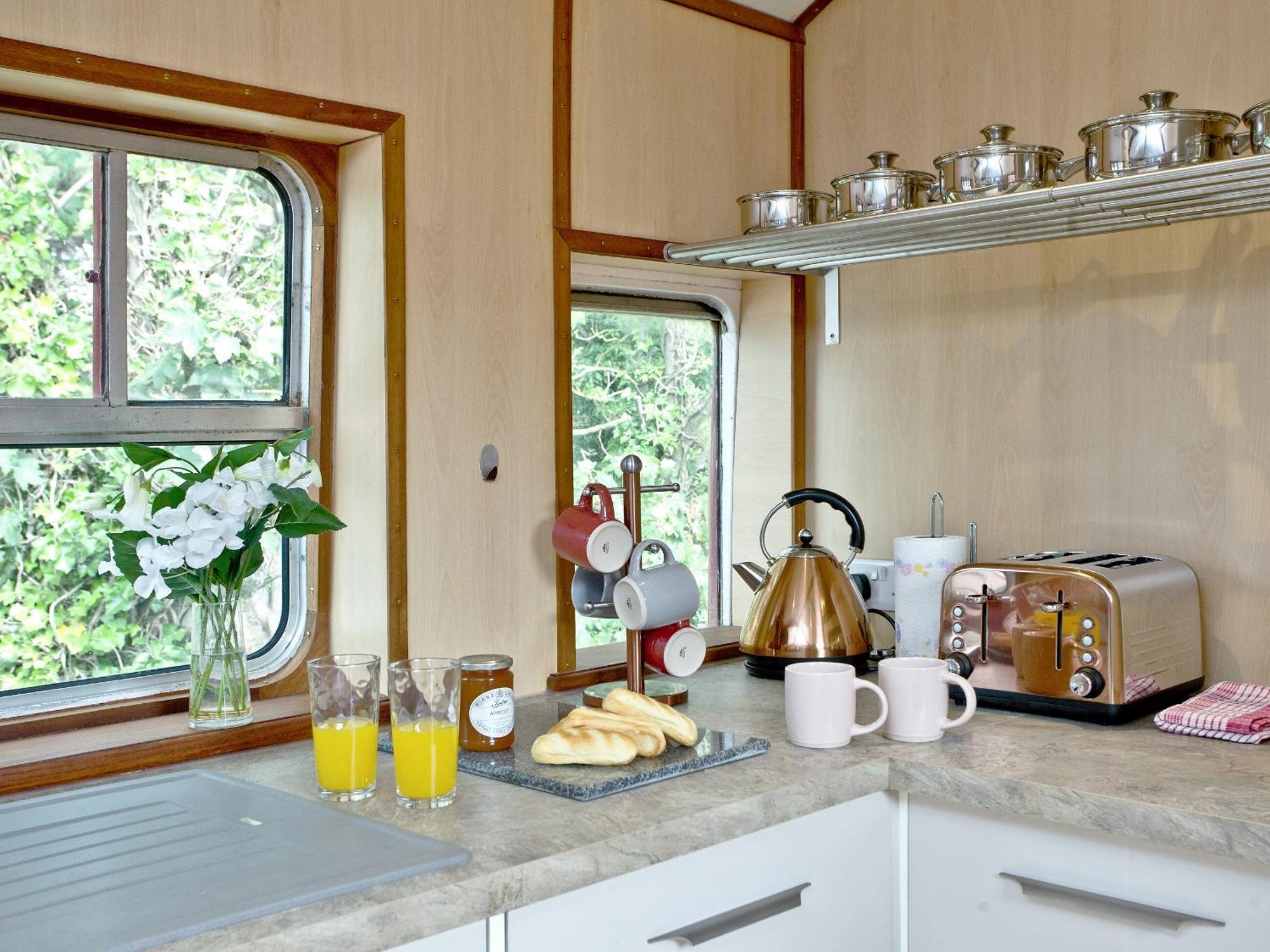 Brunel Boutique Railway Carriage 1 Dawlish Exterior photo